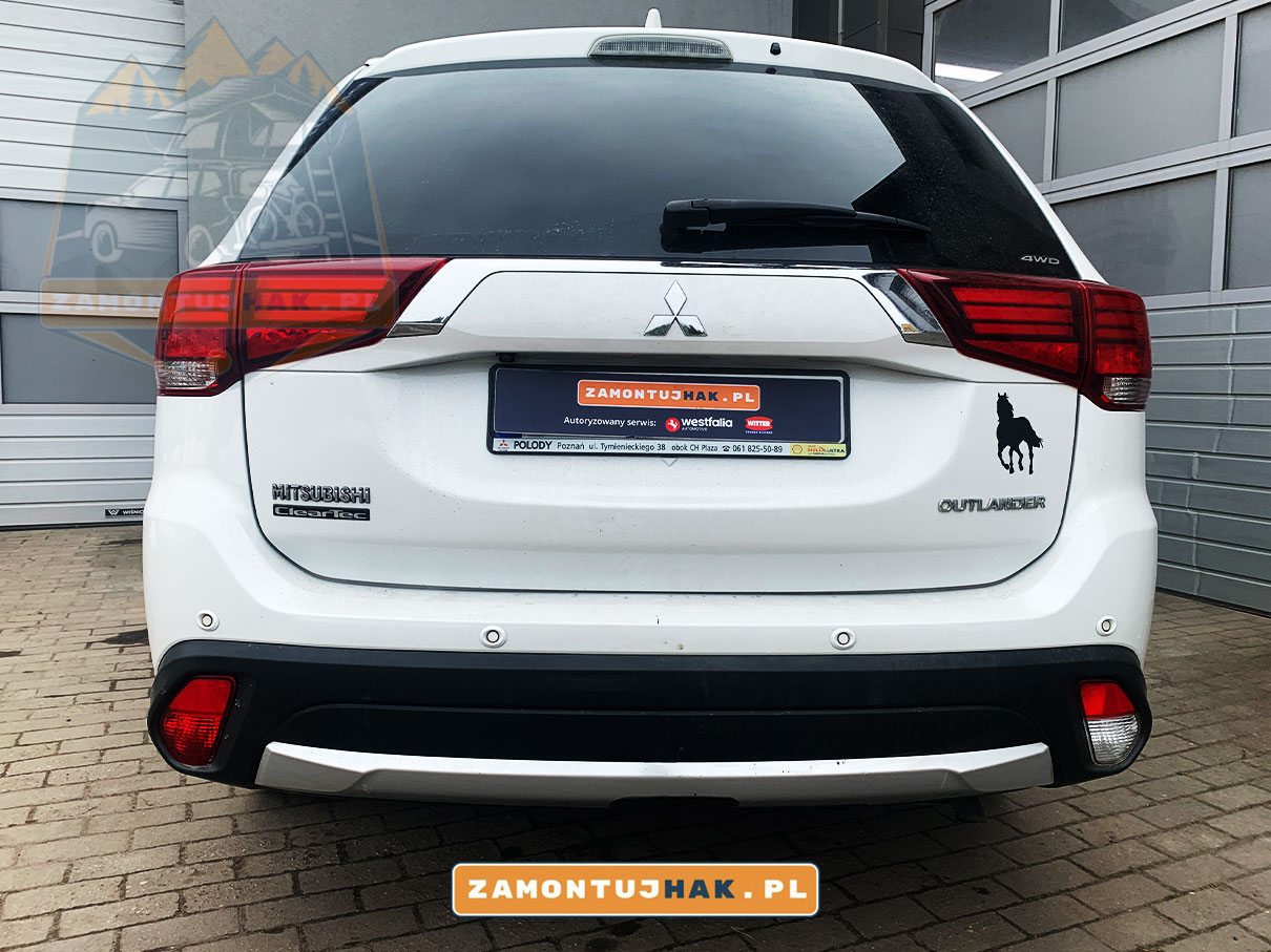 montaż haka brink w Mitsubishi